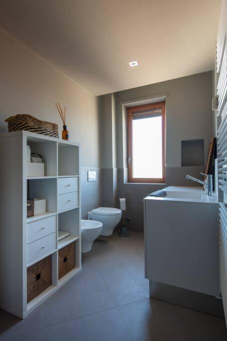 Casa No.Na - Attico Panoramico A Cherasco Bagian luar foto
