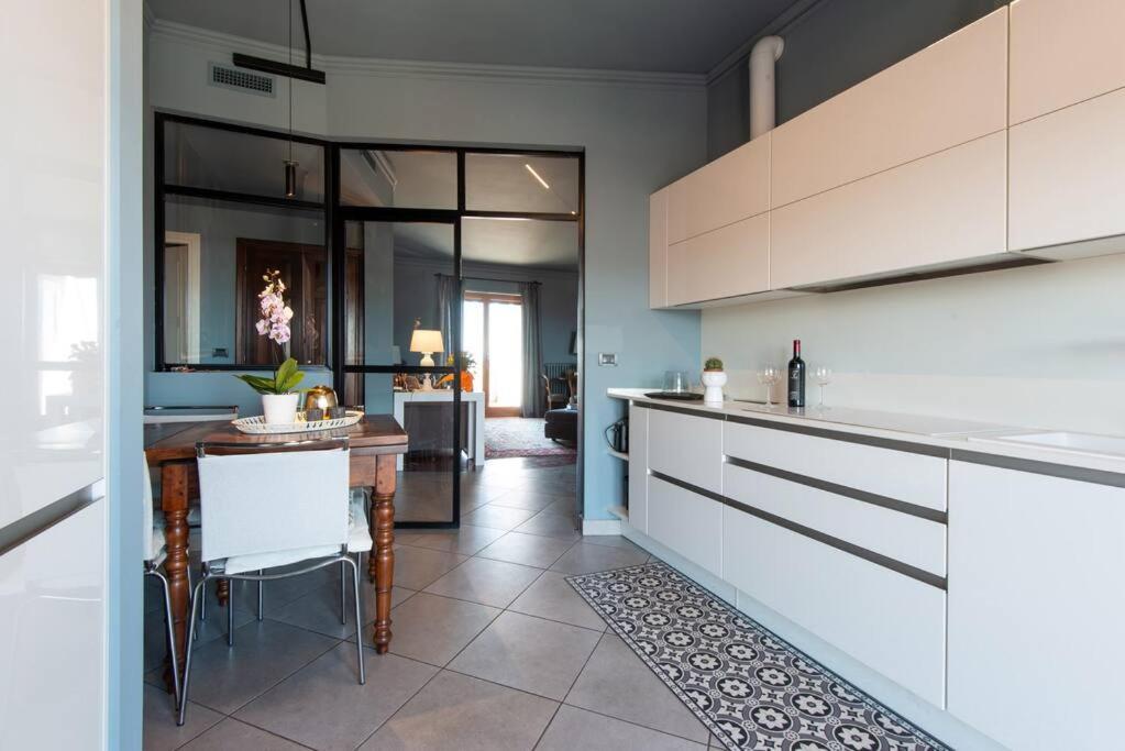 Casa No.Na - Attico Panoramico A Cherasco Bagian luar foto