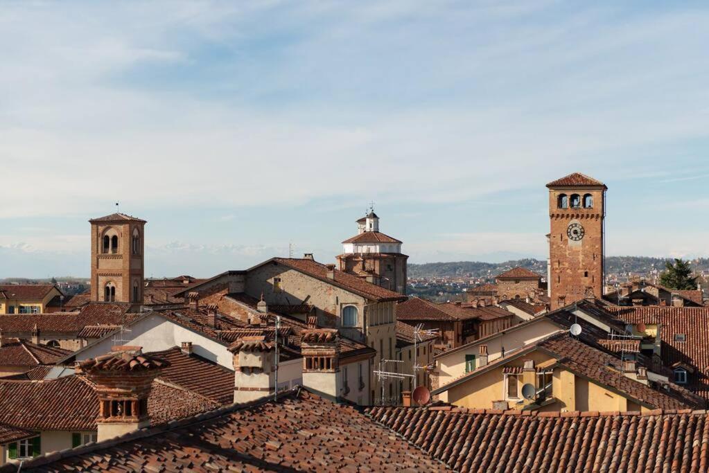 Casa No.Na - Attico Panoramico A Cherasco Bagian luar foto